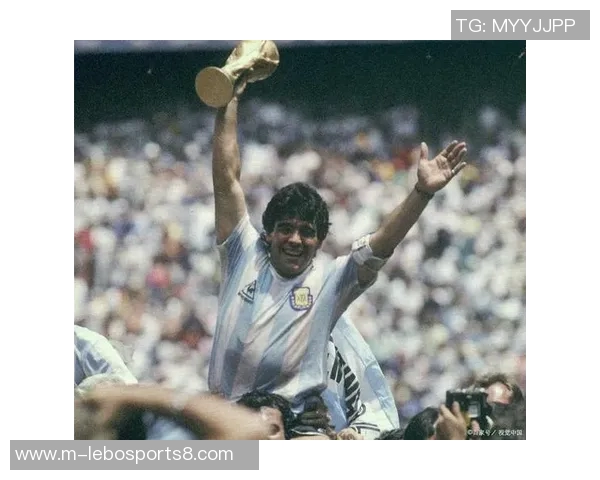 世界足球巨星的传奇故事与辉煌成就探索之旅 世界足球巨星的传奇故事与辉煌成就探索之旅