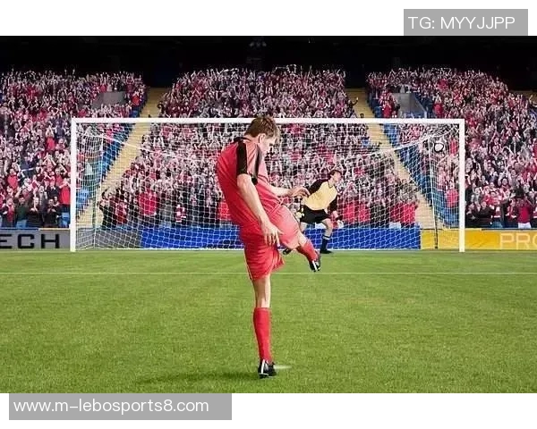 掌握足球射门技巧的全面指南与实用训练方法分享 掌握足球射门技巧的全面指南与实用训练方法分享