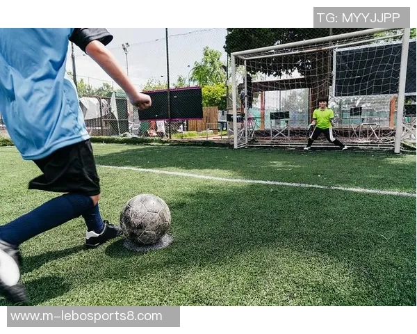 足球点球的技巧与心理战术解析助你成为罚球高手